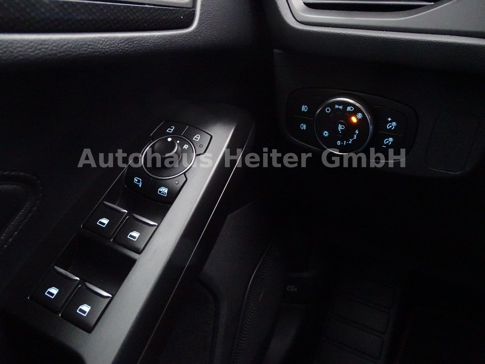 Ford Focus Aut. Turnier ST-Line X / AHK+SYNC4+B&O+ACC