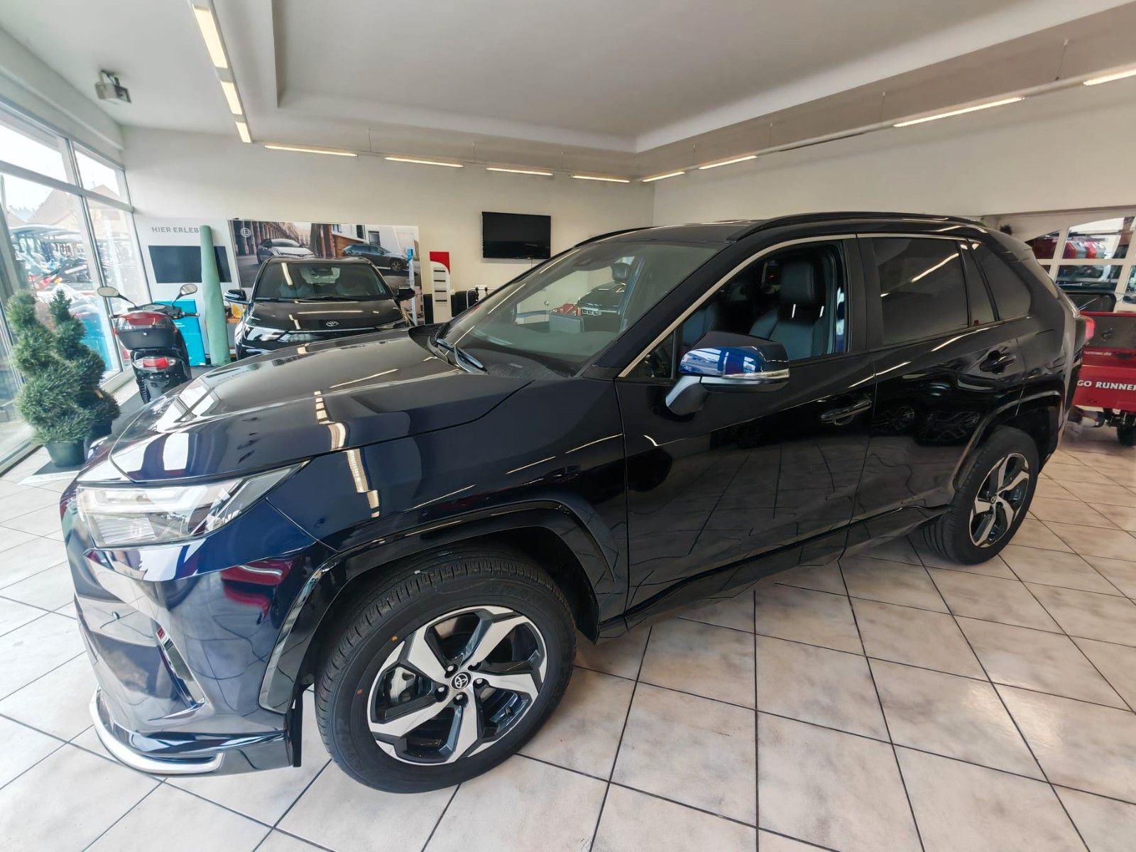 Toyota RAV 4 Plug-in Hybrid 4x4 Teamplayer Neu