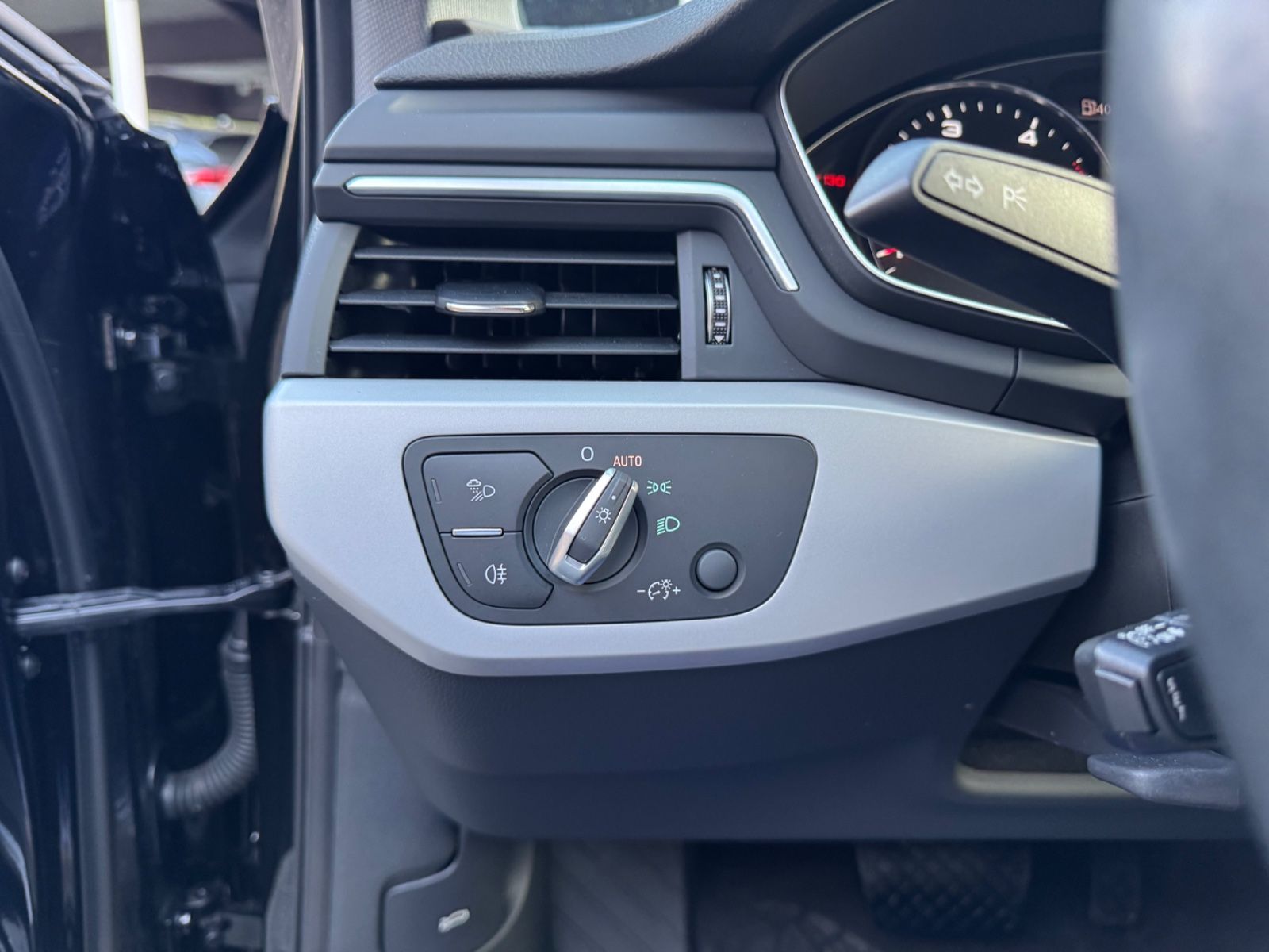 Audi A4 Avant 35 TDI - Samsaru's Car Outlet