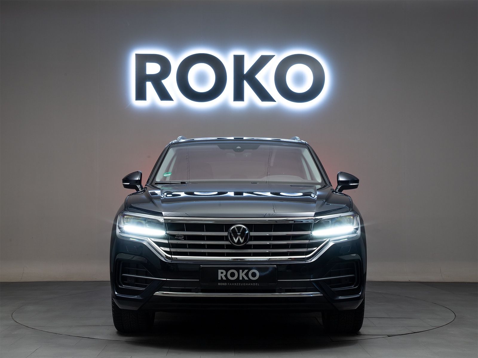 Volkswagen Touareg R-Line - Samsaru's Car Outlet