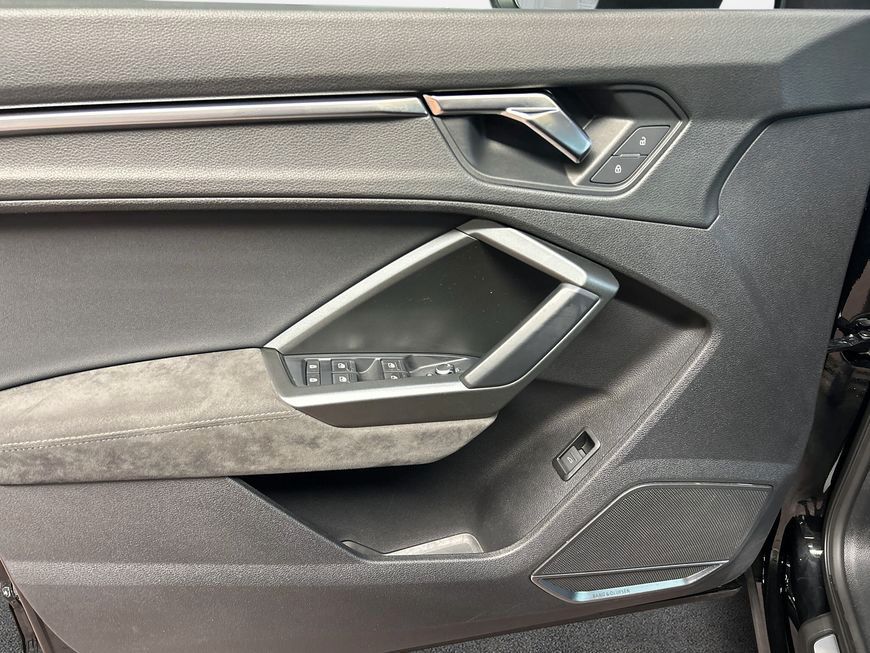 Audi RS Q3 2.5 TFSI Sportback quattro S tronic - Samsaru's Car Outlet