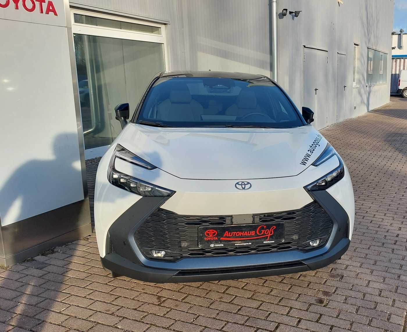 Toyota C-HR 1.8 Hybrid - Samsaru's Car Outlet
