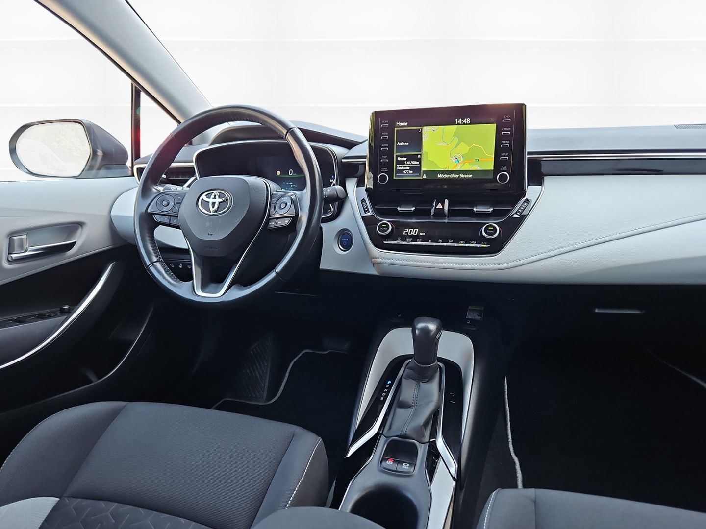 Toyota Corolla Touring Sports 1.8 Hybrid - Samsaru's Car Outlet