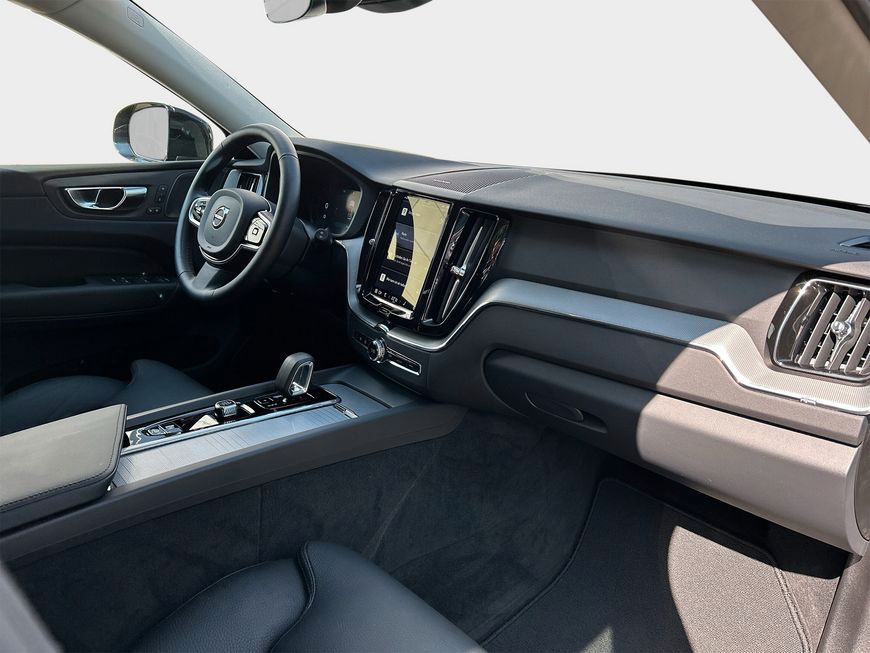Volvo XC60 B5 B AWD Plus Dark - Samsaru's Car Outlet