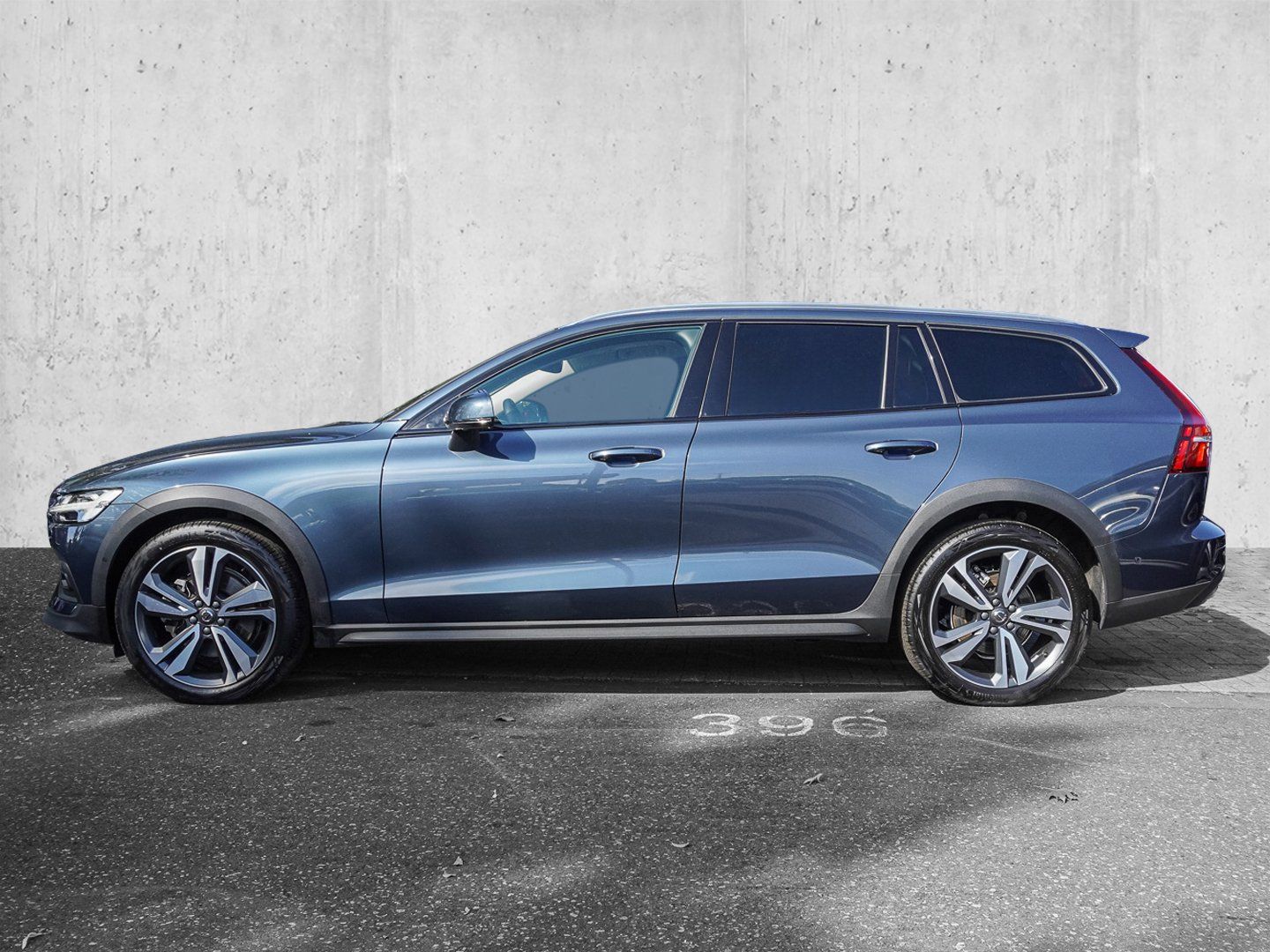 Volvo V60 Cross Country B4 D AWD Plus Bright PANO AHK