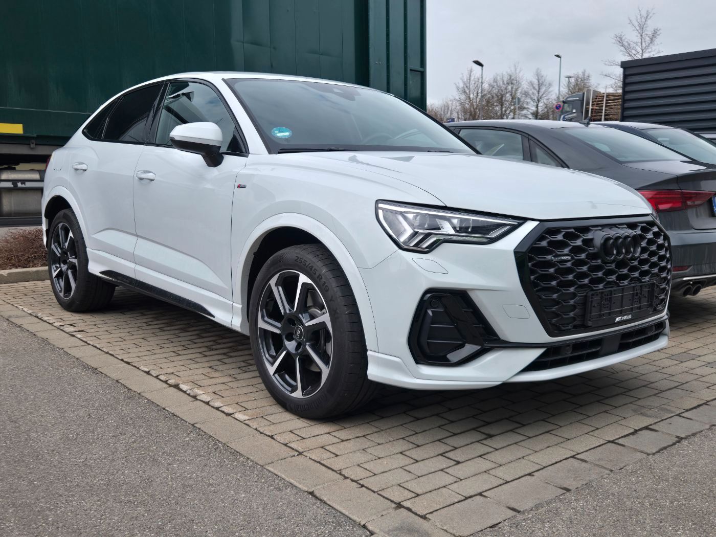 Audi Q3 Sportback 40 TFSI quattro S line *AHK*MATRIX*