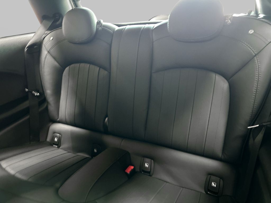 MINI Cooper SE MINI Yours Trim - Samsaru's Car Outlet