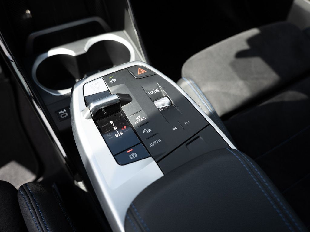 BMW X1 xDrive23i M-Sport - Samsaru's Car Outlet