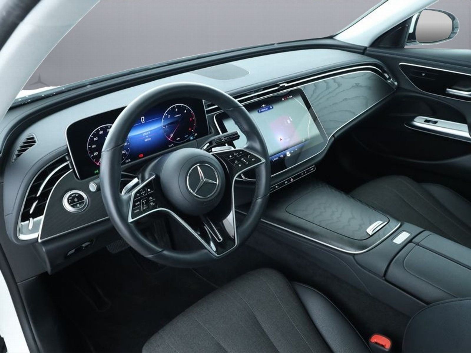 Mercedes-Benz E 220 d AVANTGARDE - Samsaru's Car Outlet