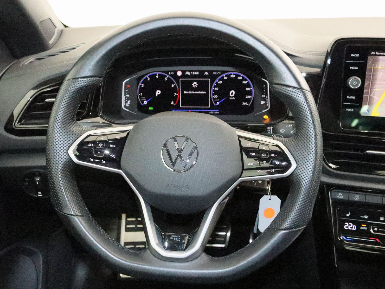 Volkswagen T-Roc 1.5 TSI R-Line - Samsaru's Car Outlet