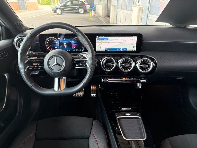 Mercedes-Benz A 180 AMG Line - Samsaru's Car Outlet