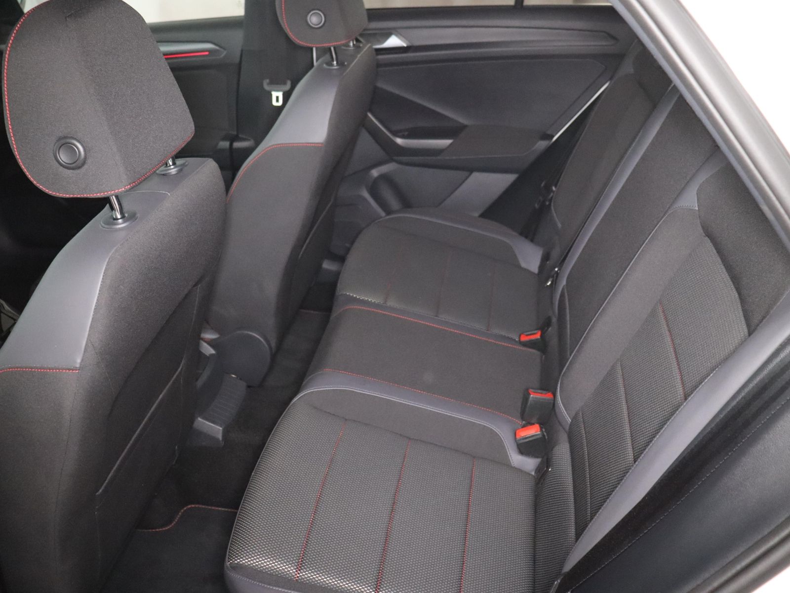 Volkswagen T-ROC 1.5TSI DSG - Samsaru's Car Outlet