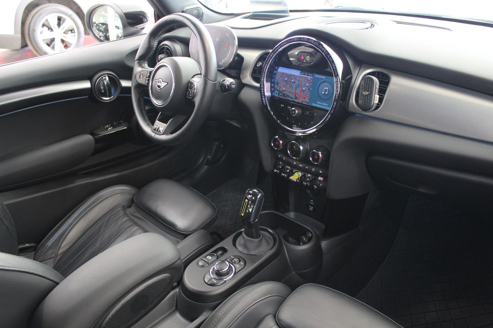 MINI COOPER SE Yours Trim Edition - Samsaru's Car Outlet