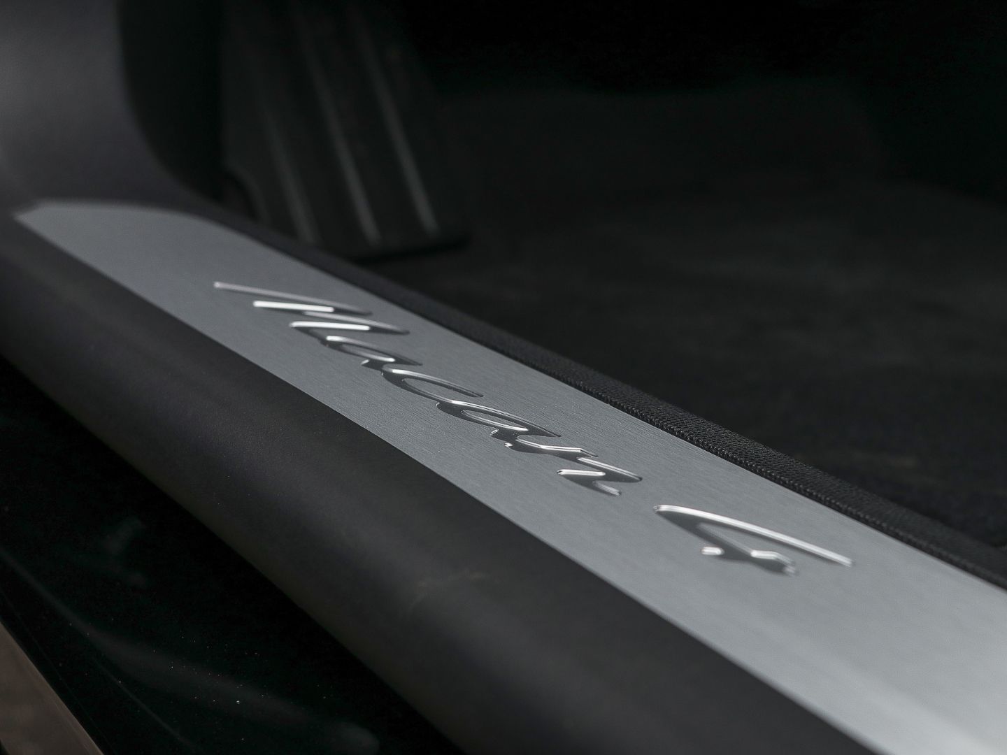 Porsche Macan 4 BOSE Luftfederung Panoramadach LED-Matri