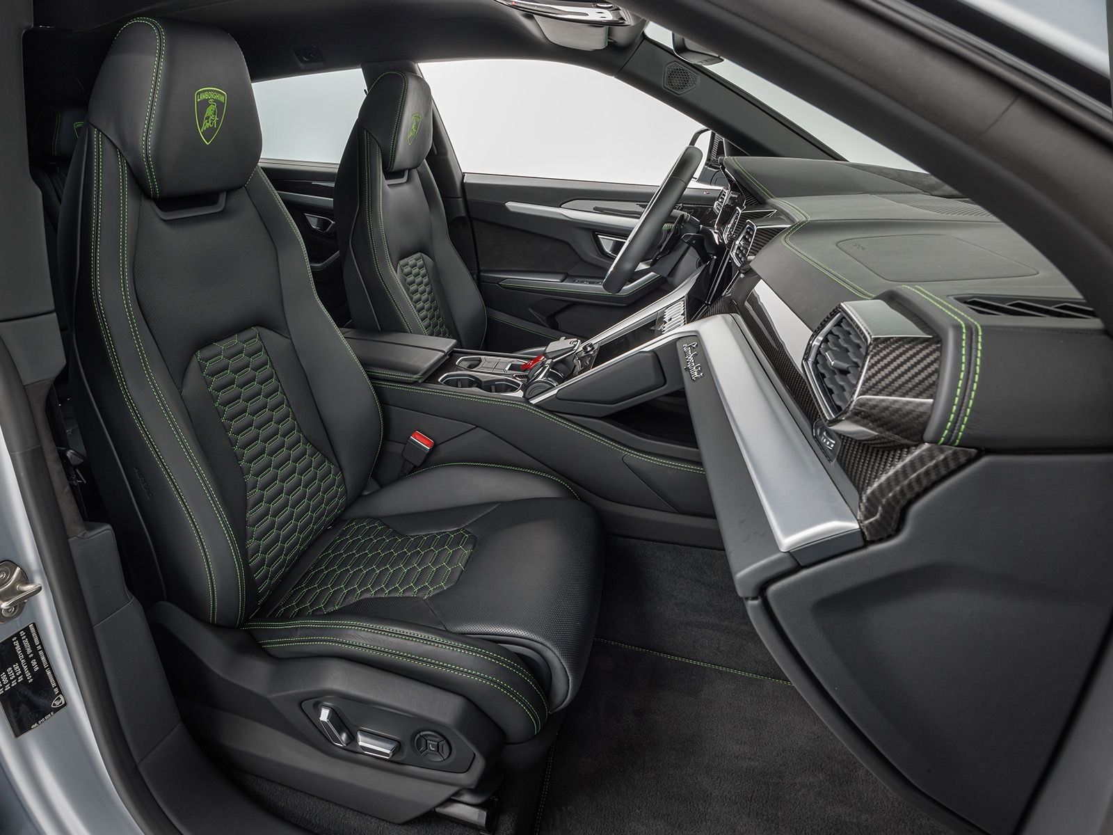 Lamborghini Urus - Samsaru's Car Outlet