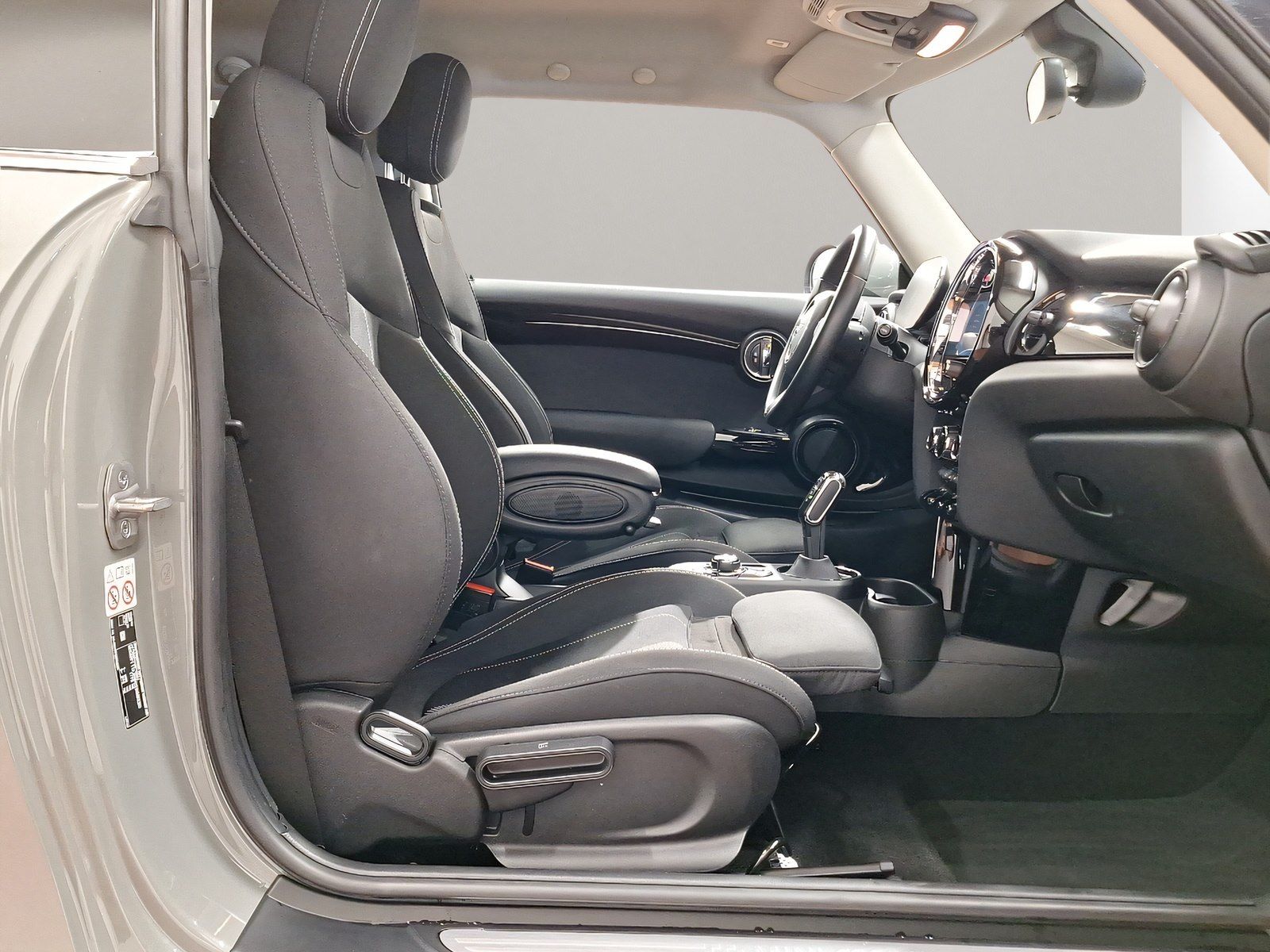 MINI Cooper SE - Samsaru's Car Outlet