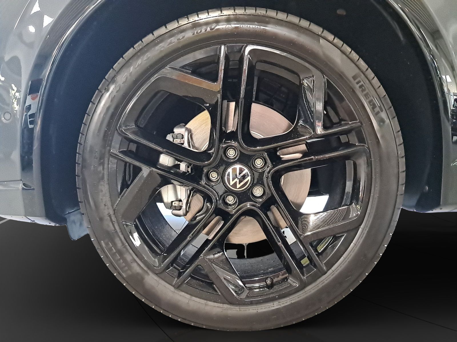 Volkswagen Tiguan R-Line 1,5 eHybrid DSG | Black Style