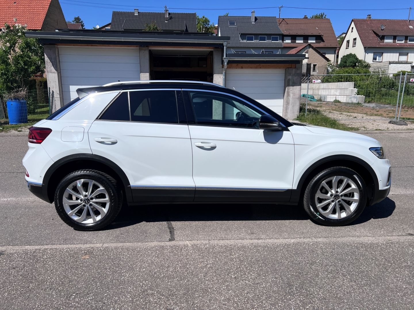 Volkswagen T-Roc 1.0 TSI Style - Samsaru's Car Outlet