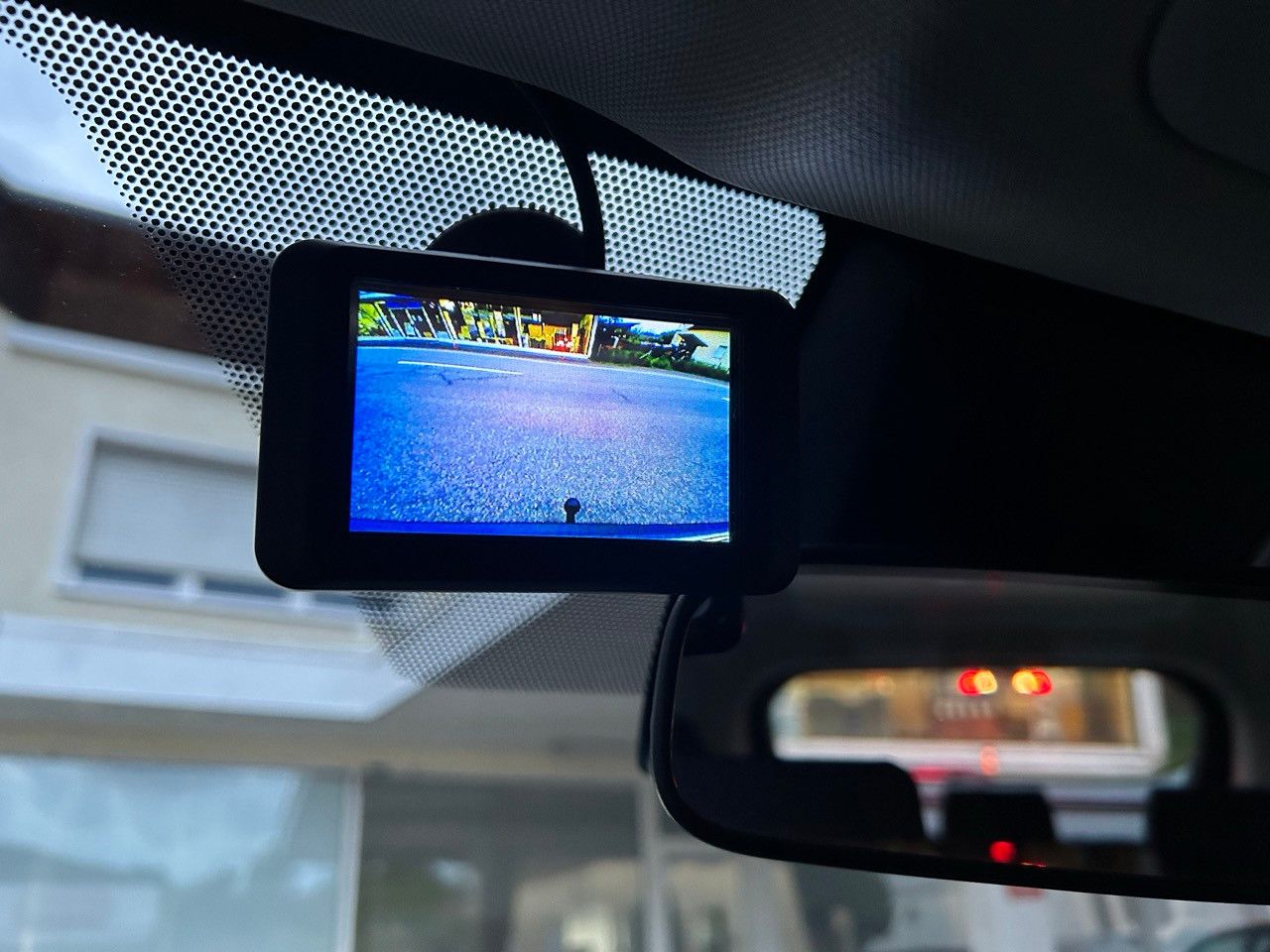 Toyota RAV4 Hybrid - Samsaru's Car Outlet