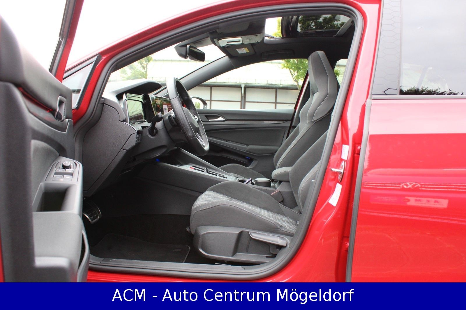 Volkswagen Golf VIII 2.0 GTD - Samsaru's Car Outlet