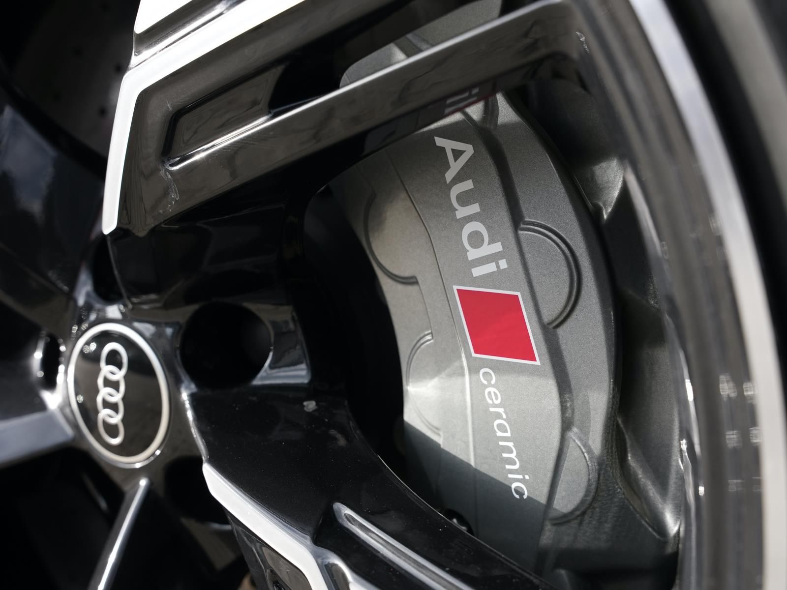 Audi RS6 Avant quattro Sportabgas Standheizung FLA HU