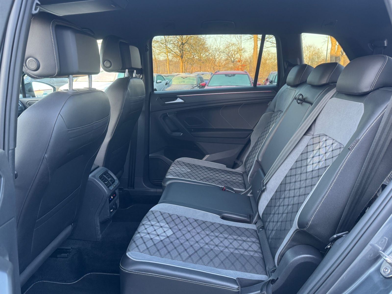 Volkswagen Tiguan Allspace R-Line 4M °B&S°AHK°R-Kamera°
