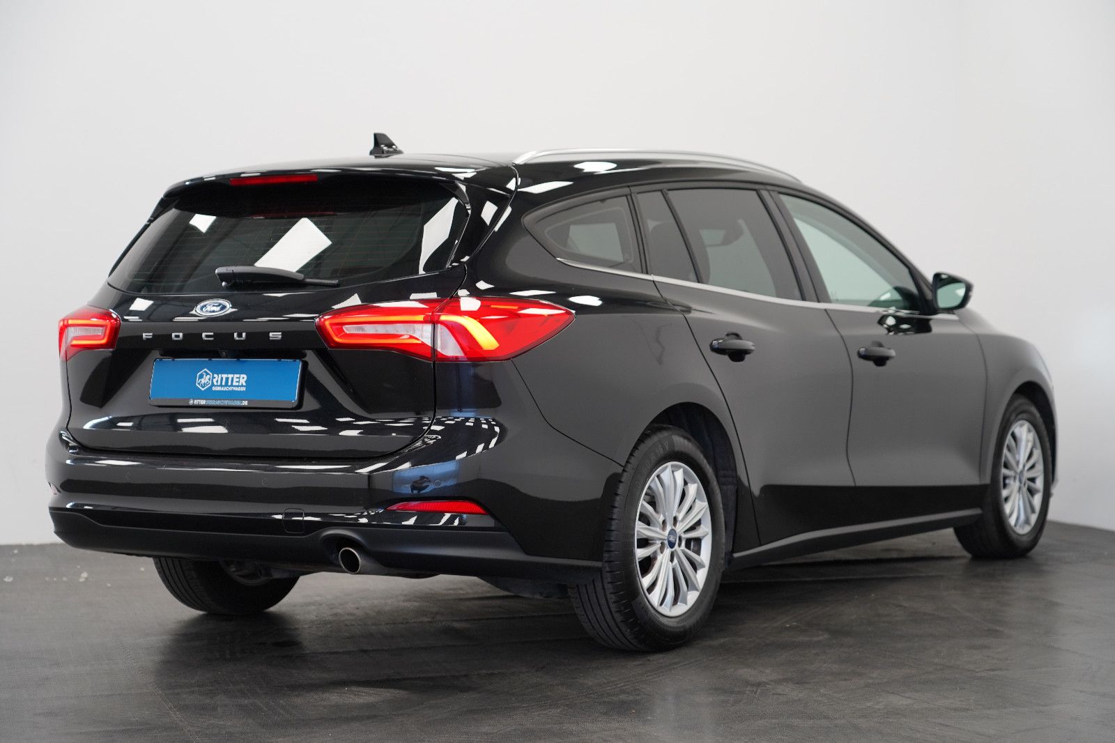 Ford Focus Turnier 1.5 Titanium - Samsaru's Car Outlet