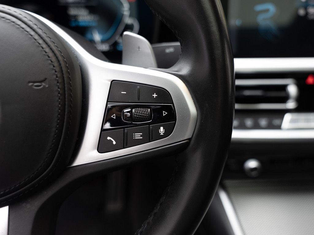 BMW 330e xDrive M-Sport LASER LED W-LAN NAVI HGSD