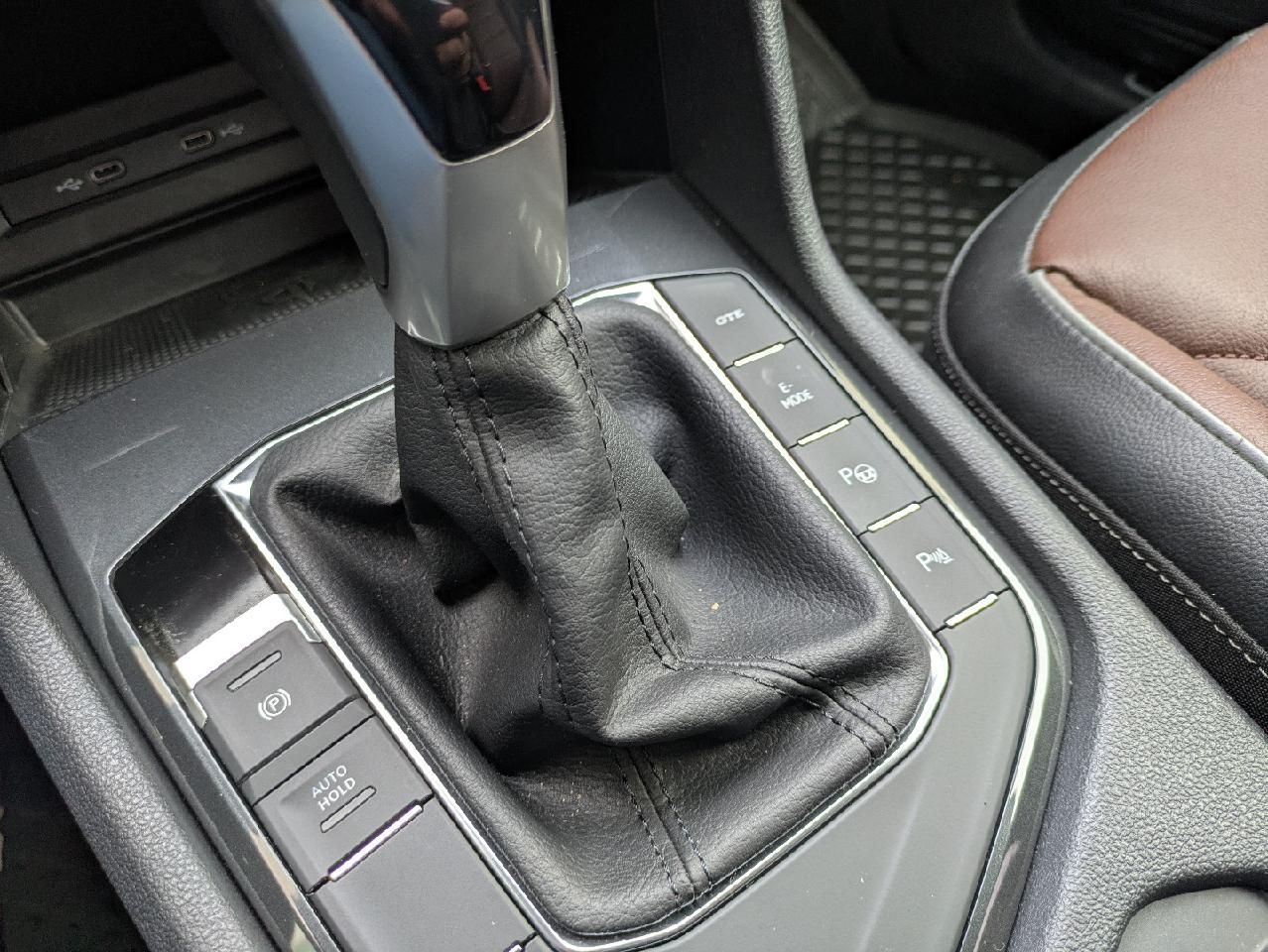 Volkswagen Tiguan Elegance 1.4 TSI eHybrid DSG - Samsaru's Car Outlet