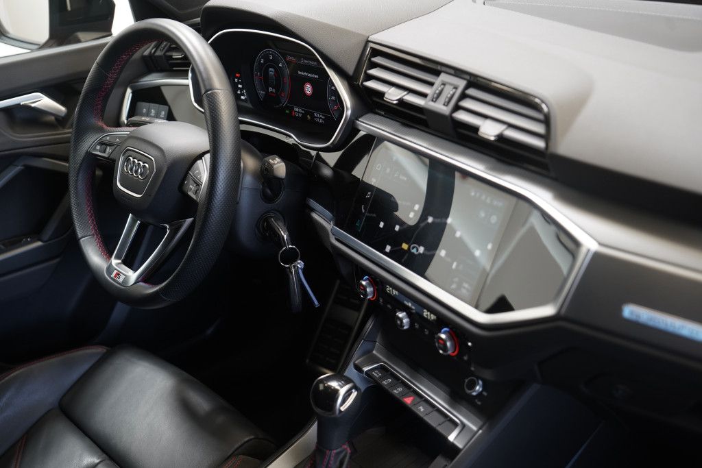 Audi Q3 40 TDI q. Sportback S line - Samsaru's Car Outlet