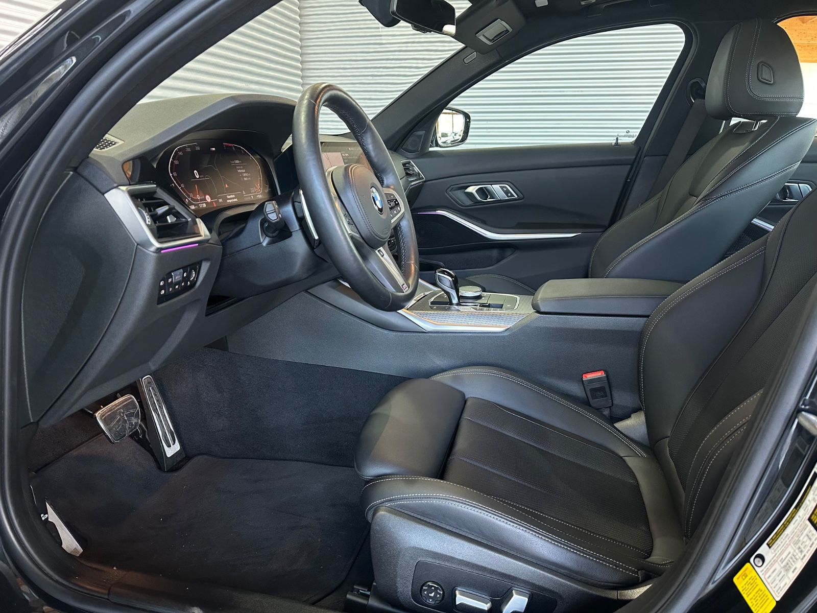 BMW 330i M-PERFORMANCE - Samsaru's Car Outlet