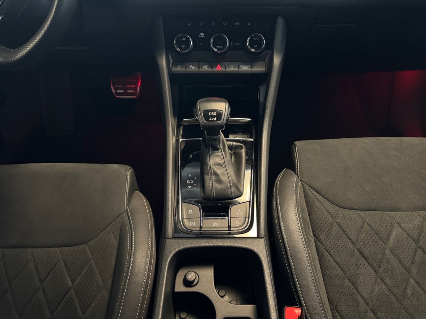 Skoda Kodiaq 2.0 TSI 4X4 DSG Sportline MATRIX/360°/CAN