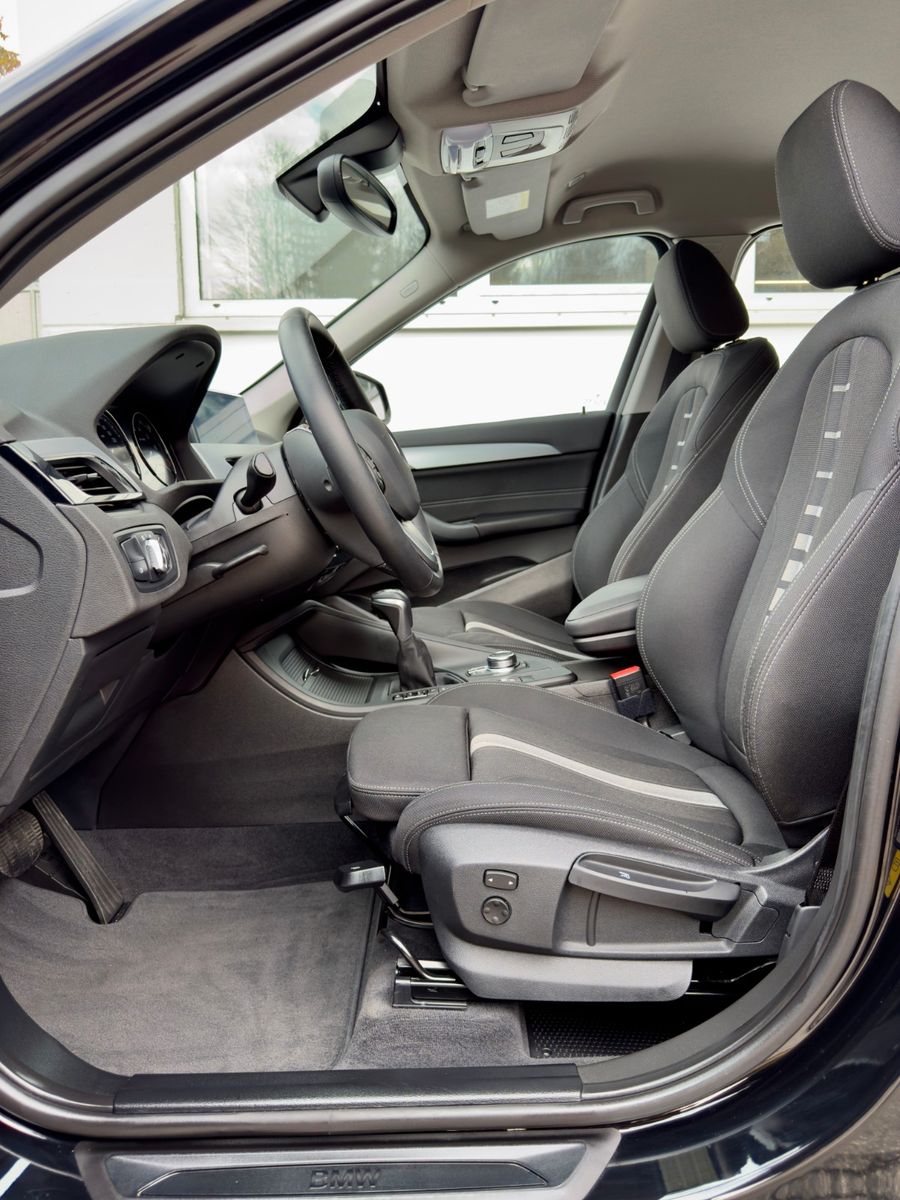 BMW X1 xDrive25e Business - Samsaru's Car Outlet