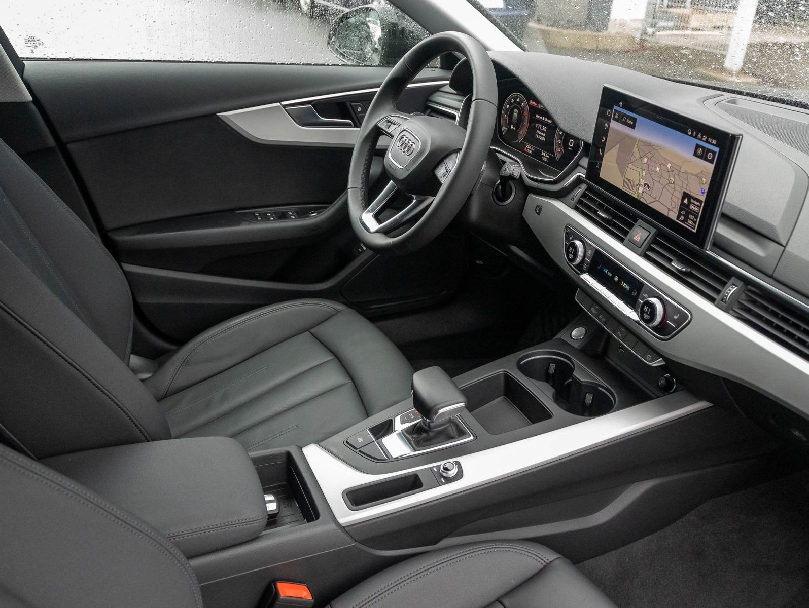 Audi A4 Avant 35TFSI Stronic - Samsaru's Car Outlet
