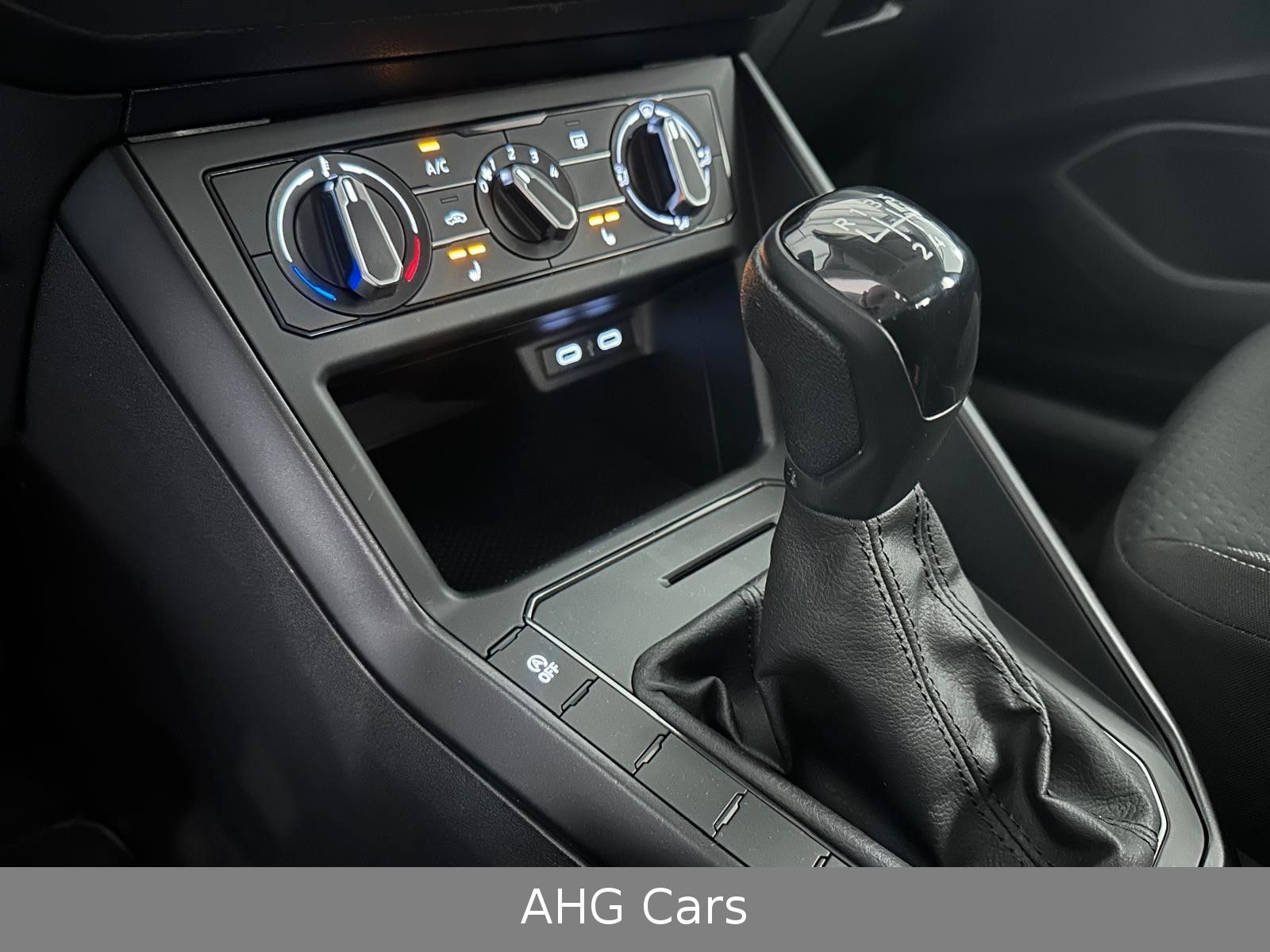 Volkswagen Taigo 1.0 TSI - Samsaru's Car Outlet