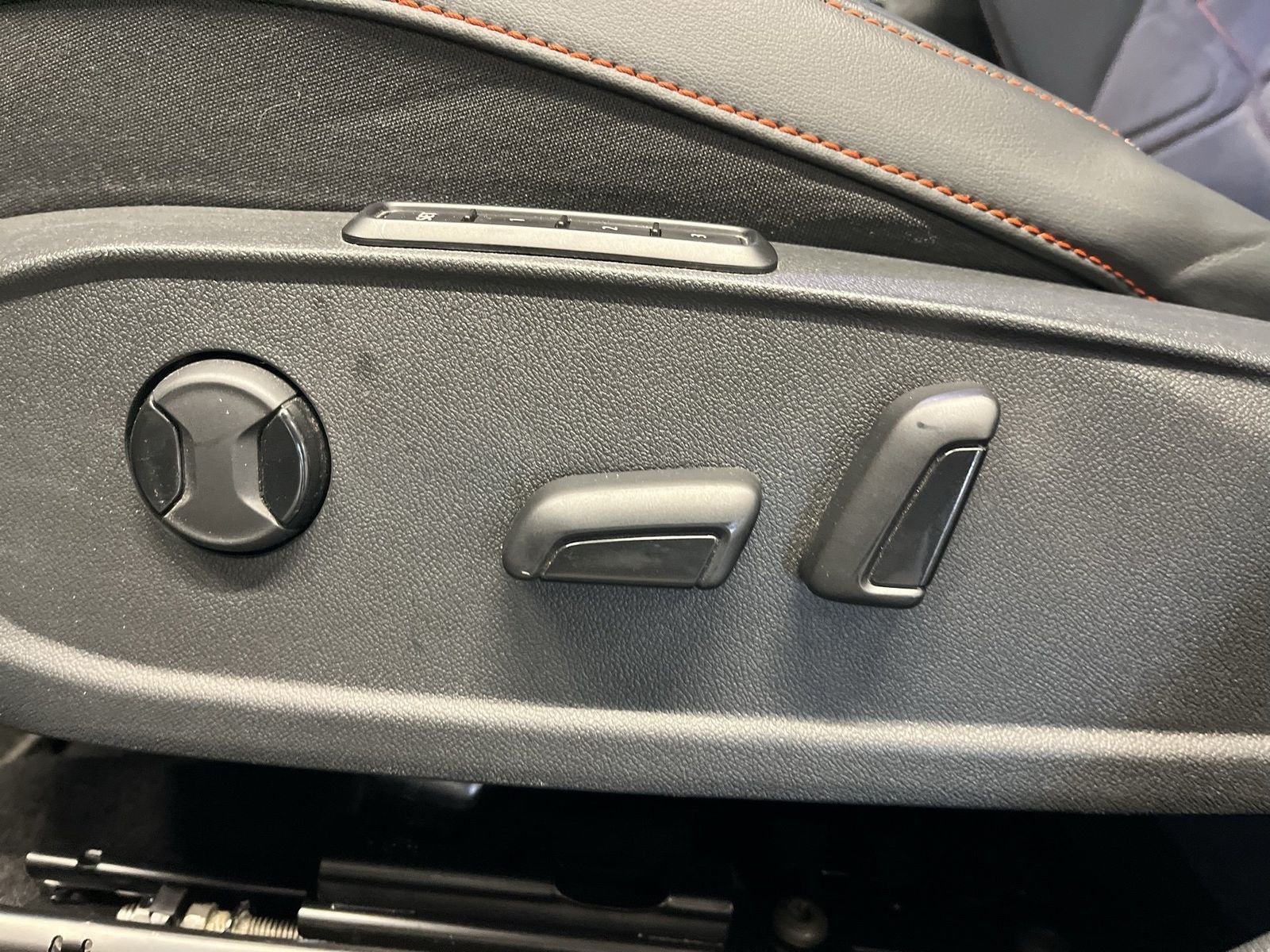 Seat Leon SP FR 1.4 eHybrid TSI DSG ACC AHK AUT Kam.