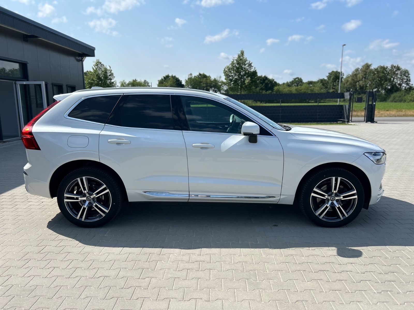Volvo XC60 AWD -ACC-Belü.Sitz-Massage-LED-20Zo