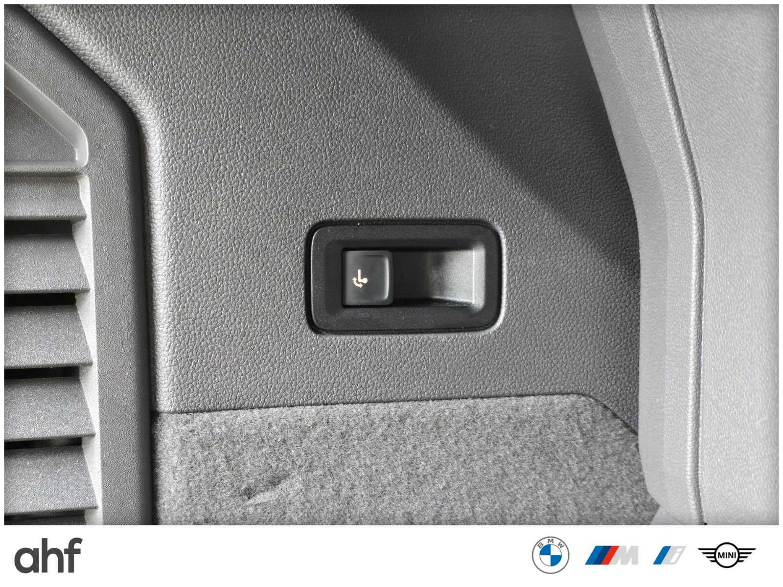 Volkswagen T7 Multivan EDITION - Samsaru's Car Outlet