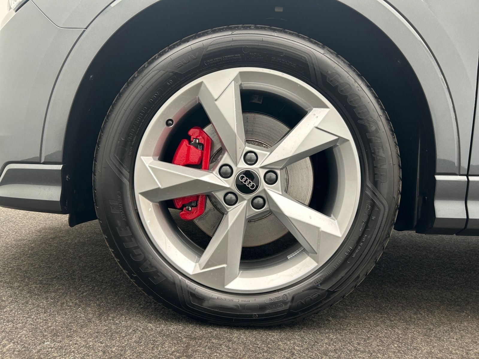 Audi Q3 40 TDI quattro S line - Samsaru's Car Outlet