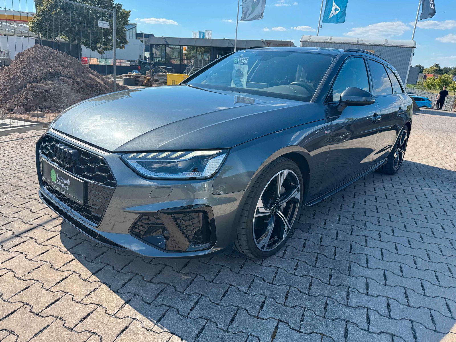 Audi A4 Avant S-Line 40 TFSI qu S-Tr. MATRIX AHK ACC