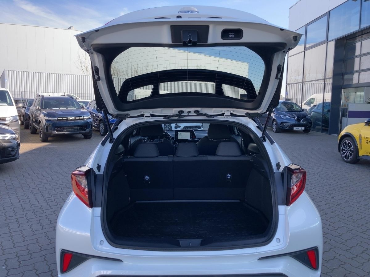 Toyota C-HR 2.0 Hybrid - Samsaru's Car Outlet