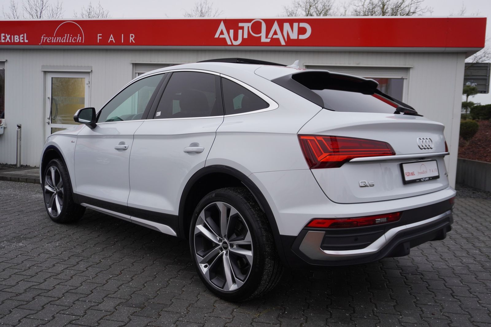 Audi Q5 Sportback S-Line 45 TFSI quattro s-tronic - Samsaru's Car Outlet