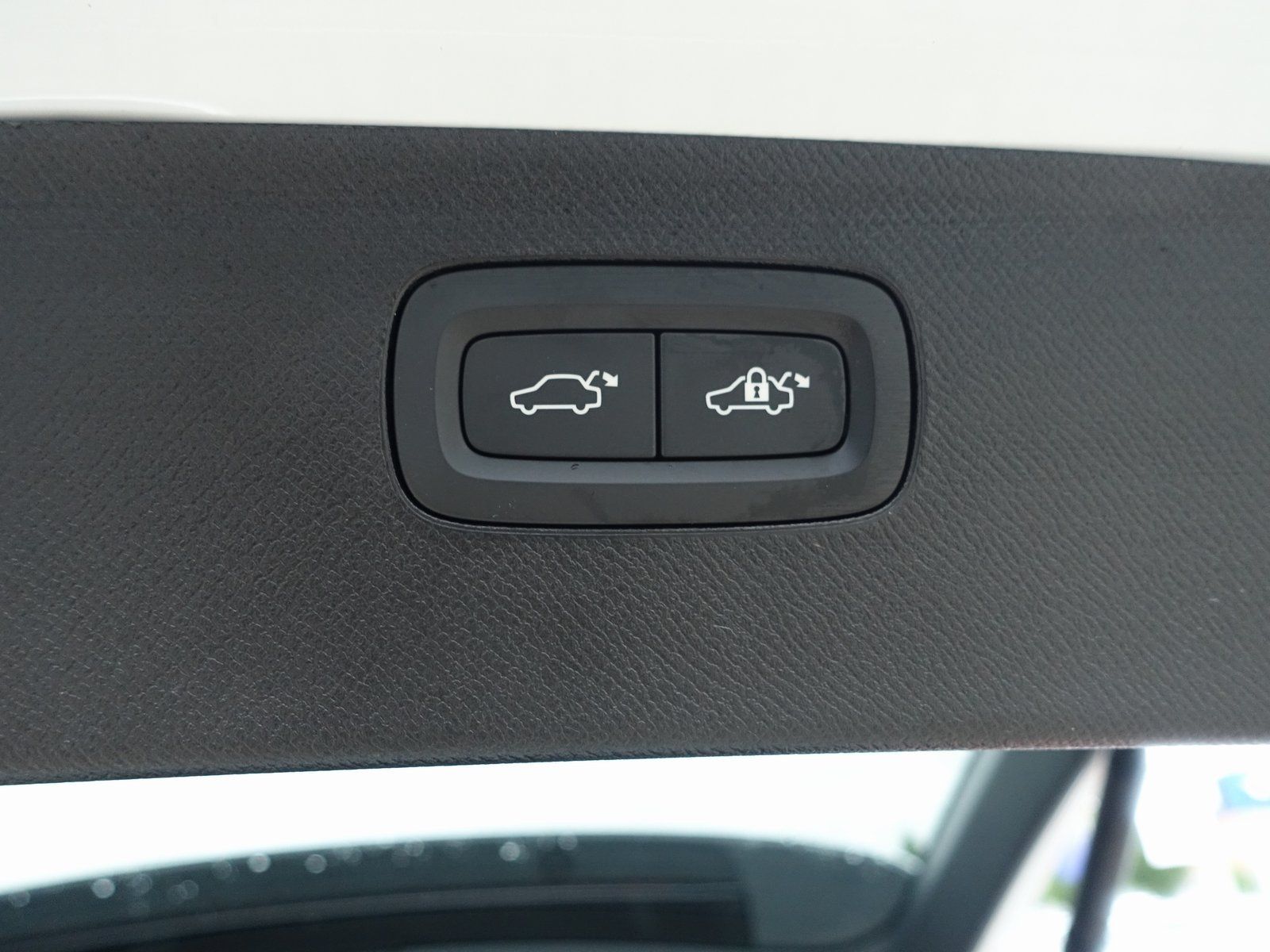 Volvo XC90 Plus Dark T8 AWD Plug-inHybrid/AHK/360°/H&K