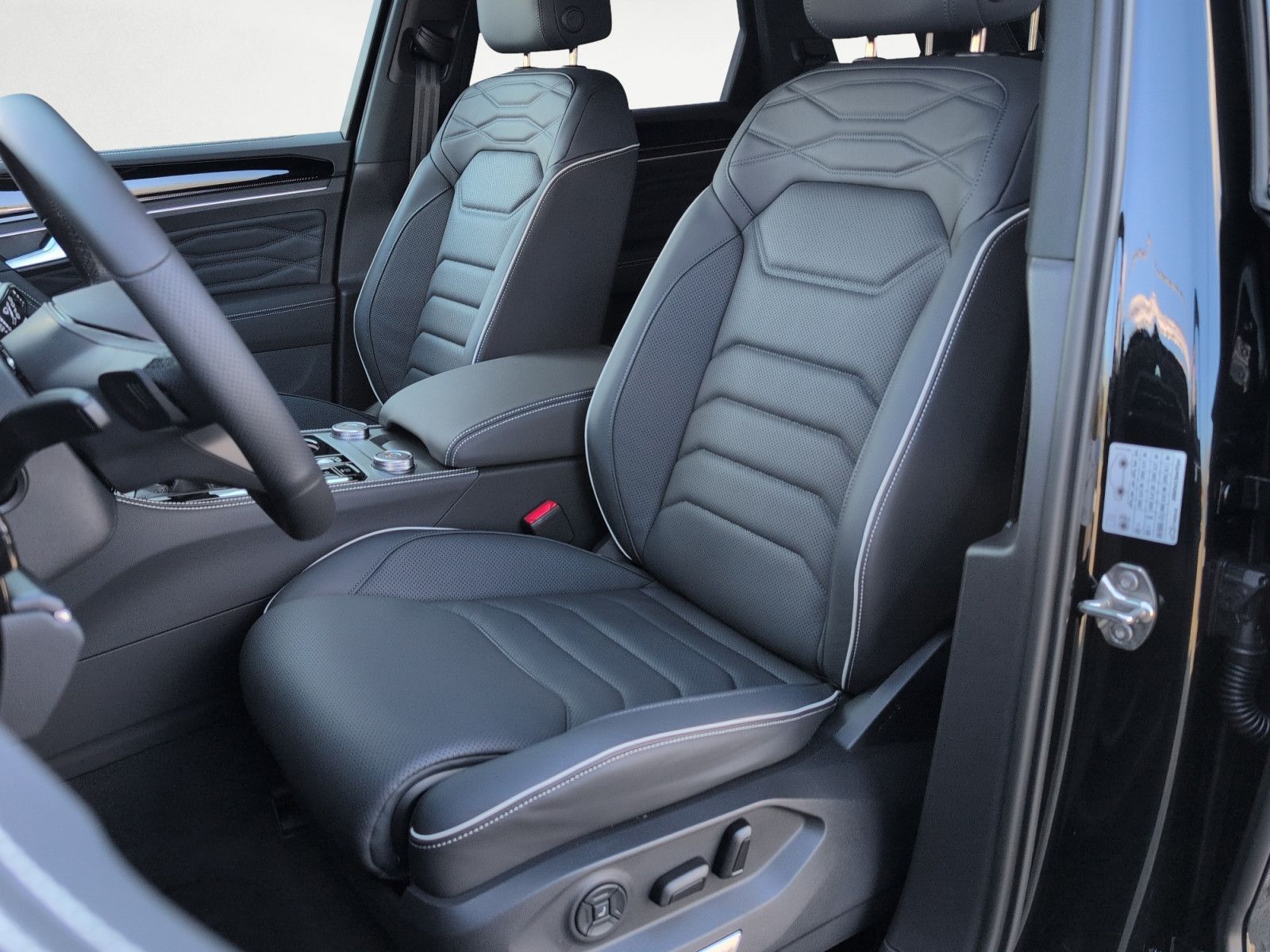 Volkswagen Touareg  R-Line 3.0TDI  4MOTION R-Line 3.0TDI 28