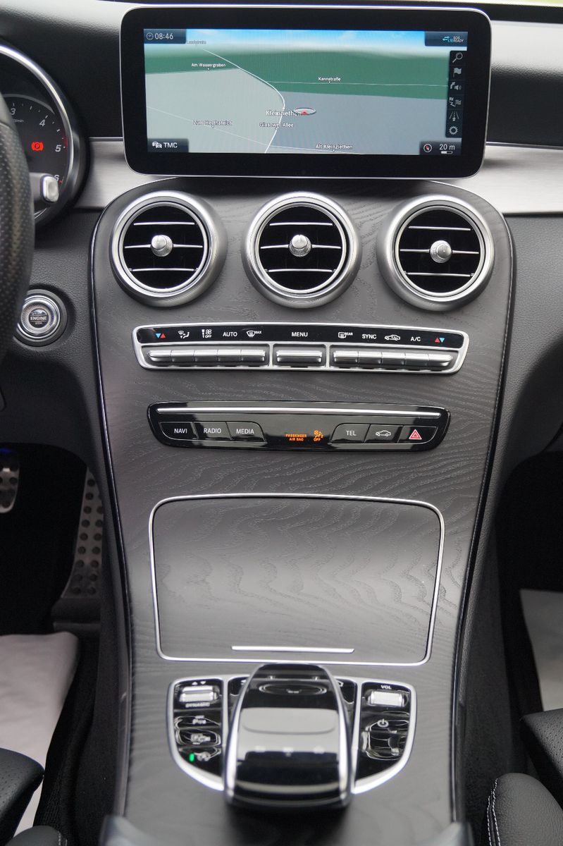 Mercedes-Benz C 220 d AMG - Samsaru's Car Outlet