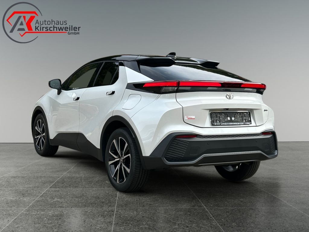 Toyota C-HR 1.8 Hybrid Black&White