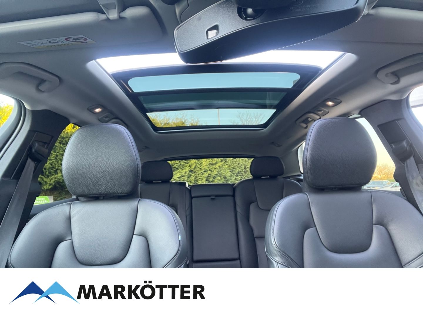 Volvo XC60 T8 AWD Recharge Ultimate Dark - Samsaru's Car Outlet