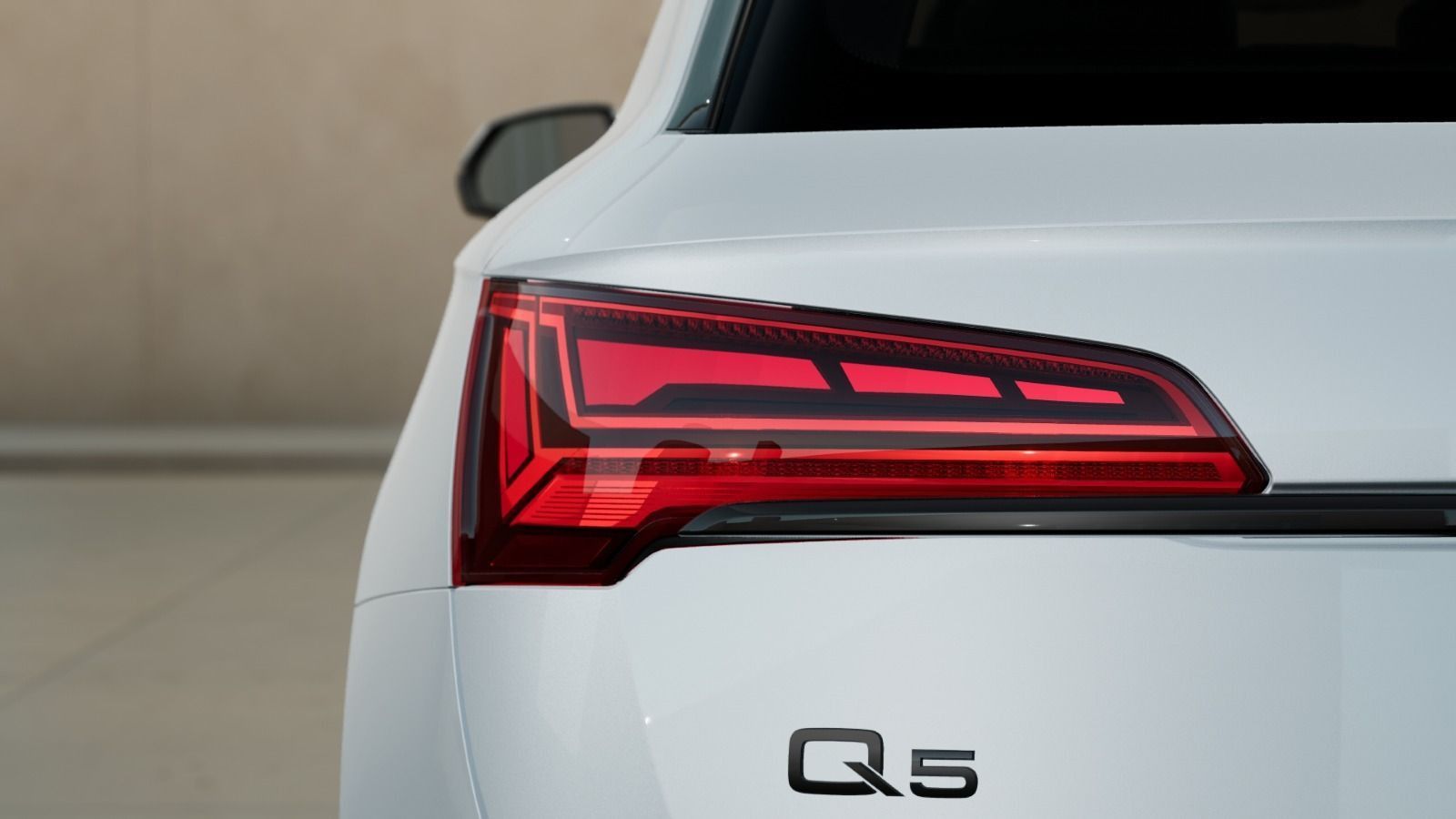 Audi Q5 40 TDI quattro S line - Samsaru's Car Outlet