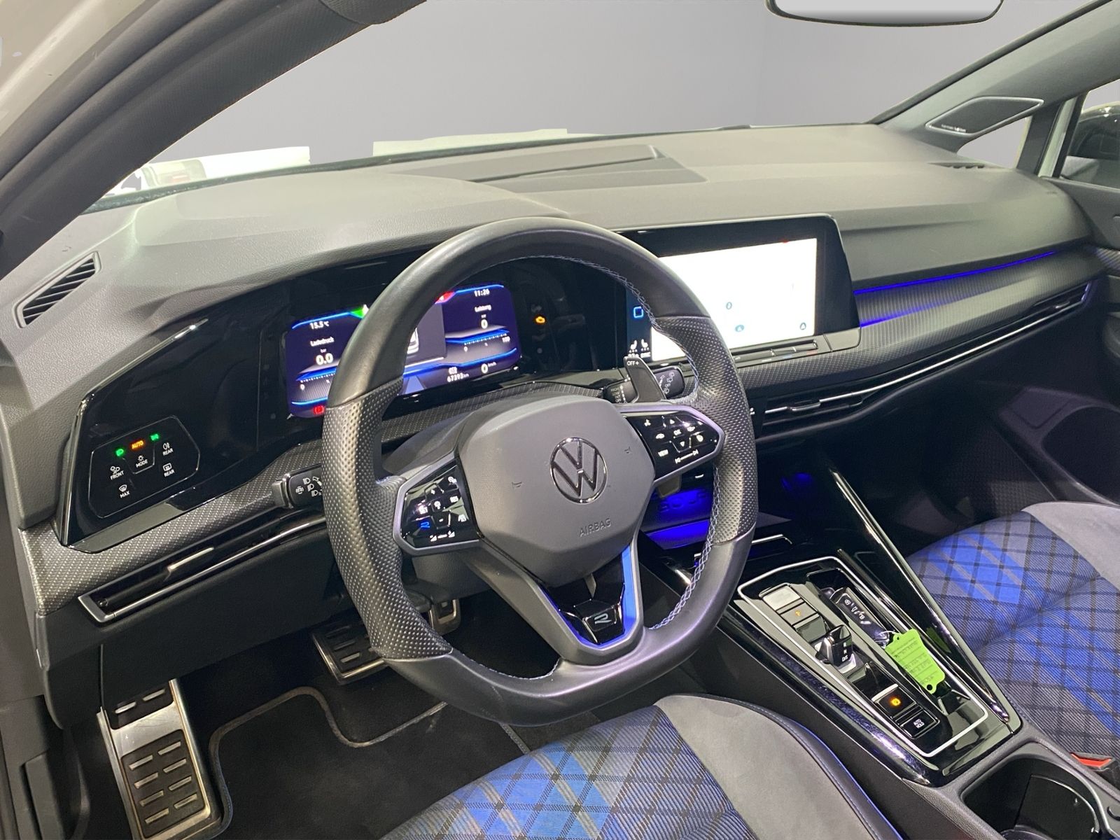 Volkswagen Golf VIII R Variant 2.0 TSI 4Motion DSG "Black S