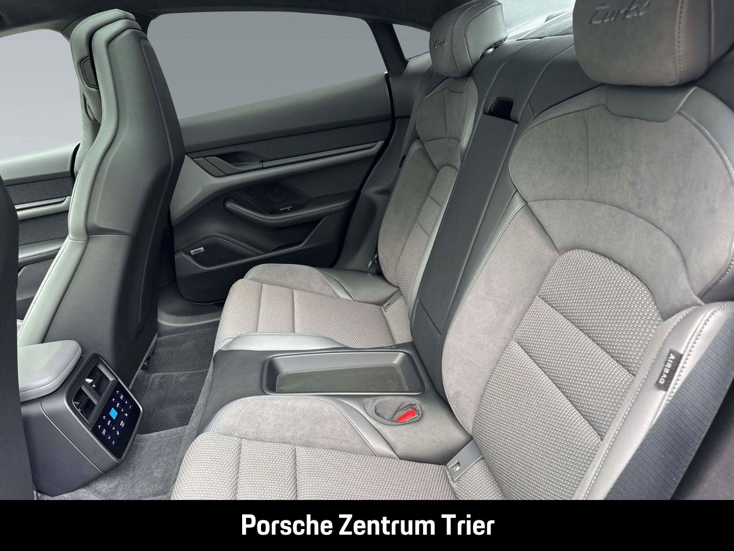 Porsche Taycan Turbo BOSE Panoramadach InnoDrive LED